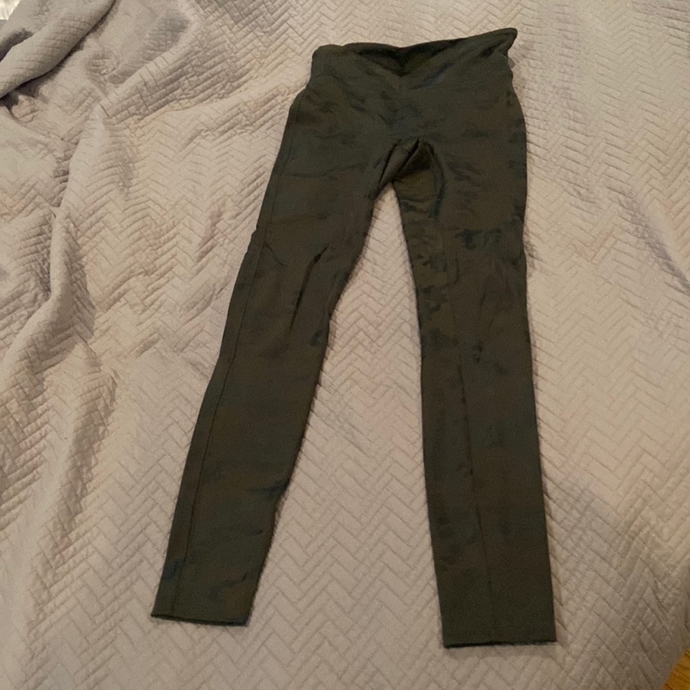 green camp size small spanx leggings hardly worn